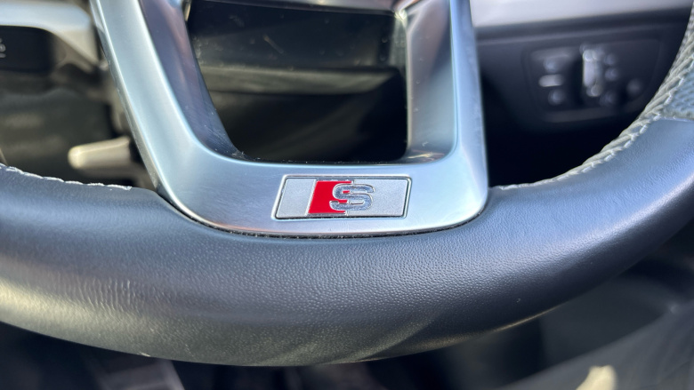 Audi Q5 40 TDI Quattro S Line 5dr S Tronic Diesel Estate